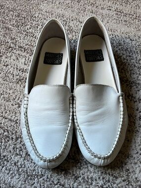 Mootsies Tootsies Cream Leather Slip-On Moccasins, fits 8.5 regular foot